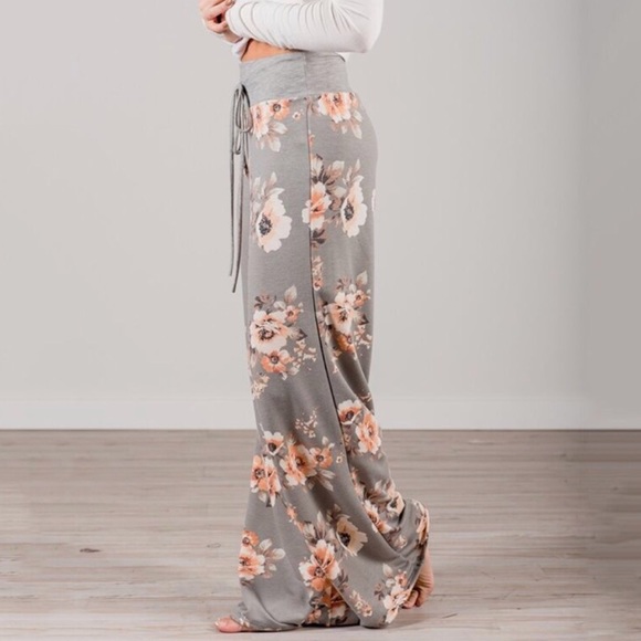 Super Comfy! Gray Floral Lounge Pants - Picture 3 of 5